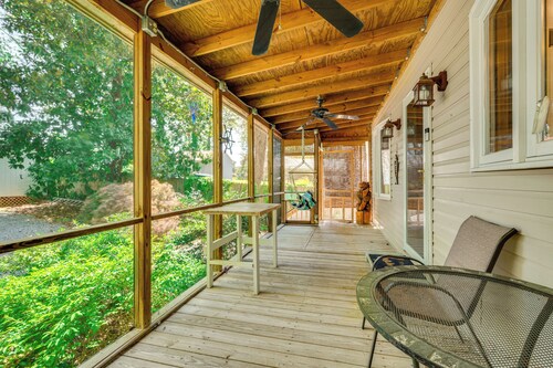 14 Mi to Childress Vineyards: Scenic Fall Retreat