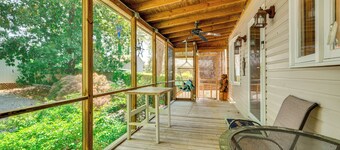 14 Mi to Childress Vineyards: Scenic Fall Retreat