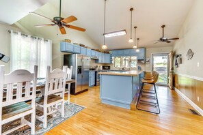 House (3 Bedrooms) | Interior