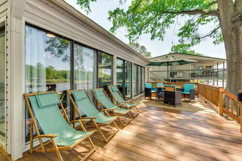 14 Mi to Childress Vineyards: Scenic Fall Retreat