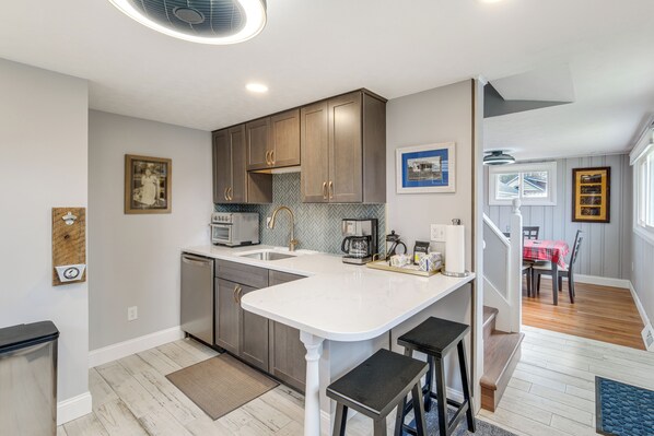 Interior - Walk to Edinboro Lake: Home w/ Fire Pit! (Edinboro)