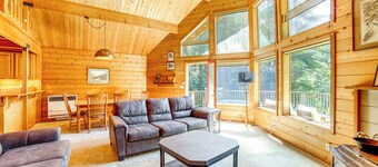 Hot Tub, 1 Mi to Beach: 12-acre Fort Bragg Cabin!