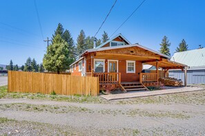 House (2 Bedrooms) | Interior - < 1 Mi to Lake Almanor: Home w/ Furnished Decks! (Chester)