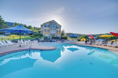 ํ์ฐ์ค (Multiple Bedrooms) | ๋ด๋ถ