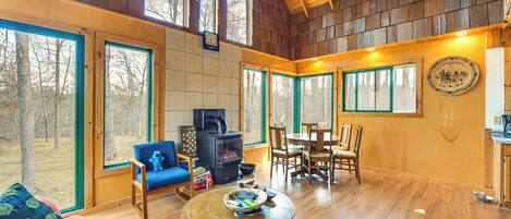 House (2 Bedrooms) | Interior