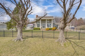 House (4 Bedrooms) | Interior - Tennis Court & Deck: Pet-friendly Charles City Gem (Charles City)