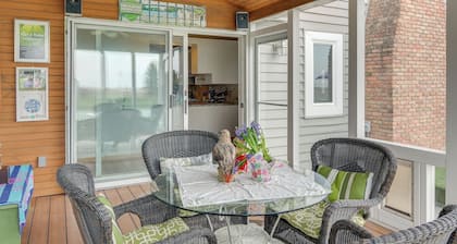 Tennis Court & Deck: Pet-friendly Charles City Gem