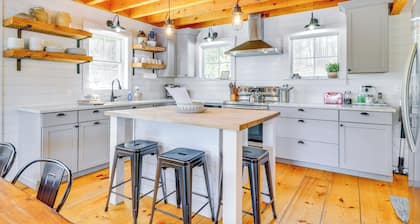 Paddle, Swim & Hike: Family Lake House in Vermont