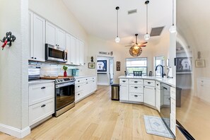 House (2 Bedrooms) | Interior