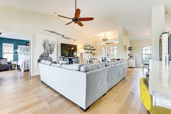 House (2 Bedrooms) | Interior - Heated Pool w/ Canal Views: Port Charlotte Home (Port Charlotte)