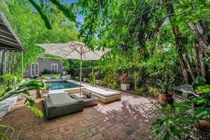 Exterior - The Royale 2B 4B Luxury Garden Pool Yoga Room (Tampa)