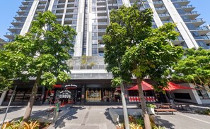 Exterior - 1BR Near Brisbane Showgrounds & RBWH | Parking (Bowen Hills)