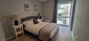 2 bedrooms, iron/ironing board, internet, bed sheets