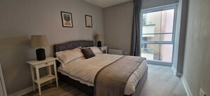 2 bedrooms, iron/ironing board, Internet, bed sheets