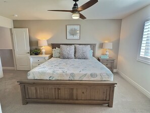 3 slaapkamers, een strijkplank/strijkijzer, reisbedje, gratis wifi