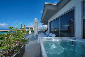 Bain à remous extérieur