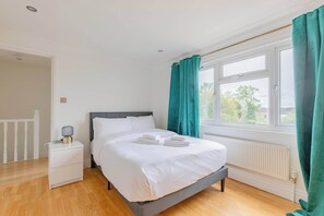 4 bedrooms, iron/ironing board, WiFi, bed sheets