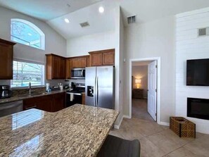 Fridge, microwave, oven, stovetop - South Facing updated Southern Dunes Villa (Haines City)