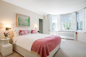 3 bedrooms, iron/ironing board, travel crib, free WiFi
