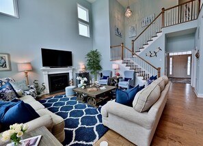 Smart TV, fireplace