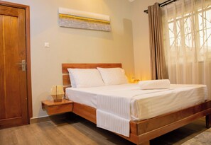 Desk, laptop workspace, soundproofing, iron/ironing board - Tulivu Ranch Cottages  (Makurunge)