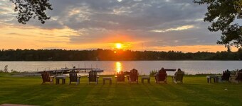 Lakefront Cabin with Boat Beach and Swimming