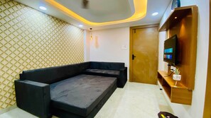 Desk, laptop workspace, free WiFi - Hotel Friendship Inn (Indore)