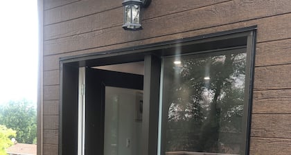 Comfortable and luxurious condo with parking! 5 minutes from Place Bell