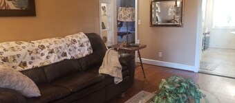 2-bedroom apartment near
Fort Jackson and USC in a quiet cul-de-sac. Columbia SC