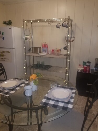 2-bedroom apartment near
Fort Jackson and USC in a quiet cul-de-sac. Columbia SC