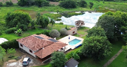 Chácara em Cássia com Piscina e Lago Privativo