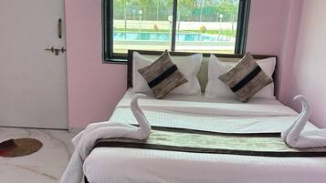 Deluxe Double Room | Soundproofing