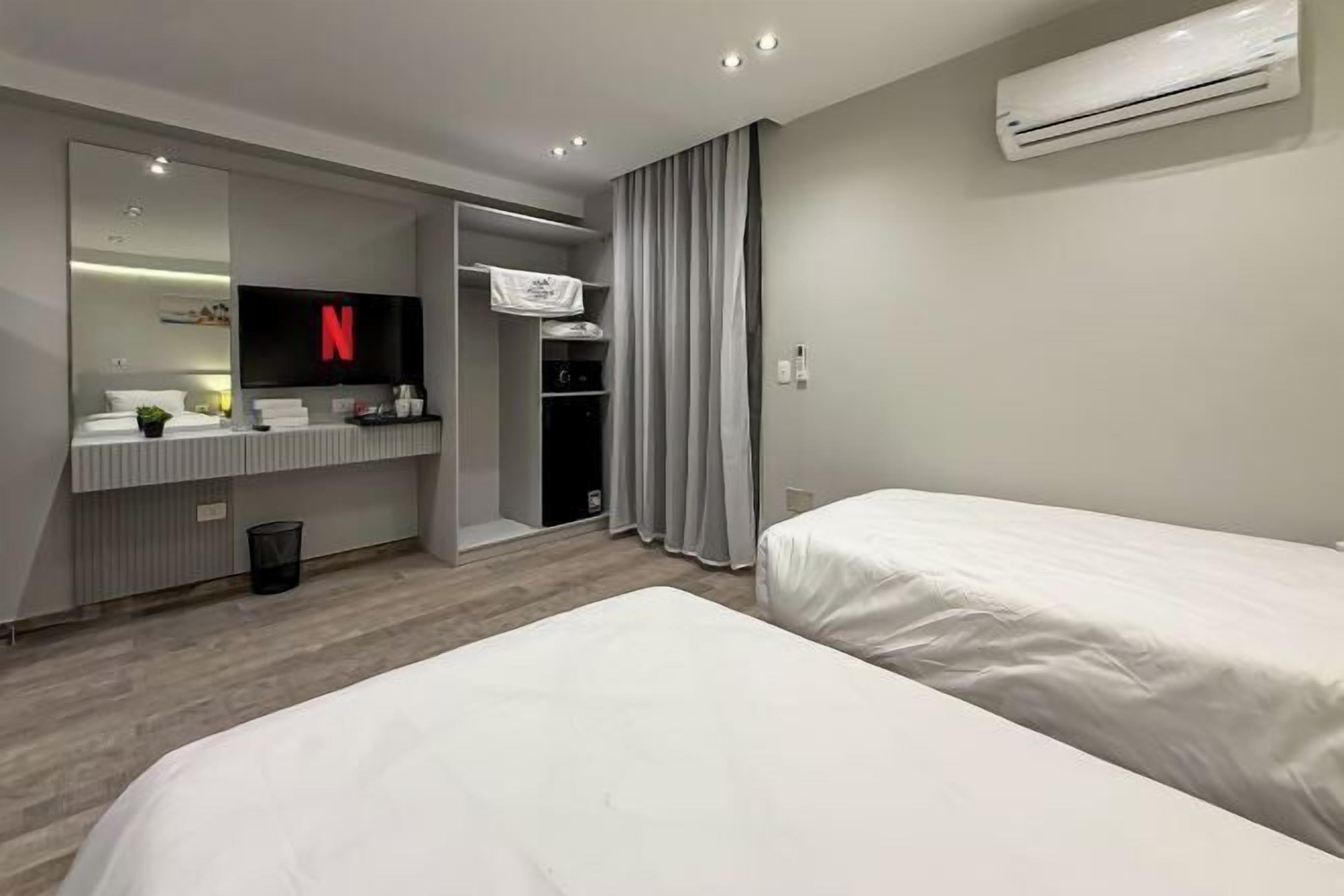 Minibar, in-room safe, blackout drapes, soundproofing