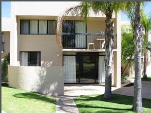 Exterior - Riverview Holiday Waterfront Apt 1 -Ground Floor - Kalbarri, WA (Kalbarri)