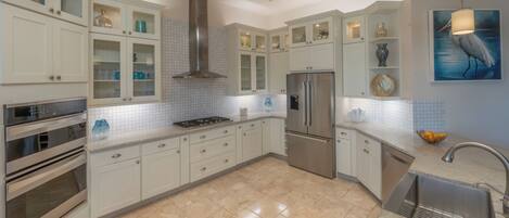 冰箱、烤箱、茶具/咖啡用具、厨具/餐具