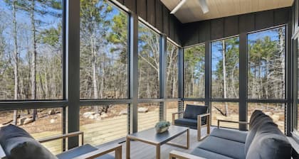 NEW Luxury York Cabin - Sauna, Game Room, Gym - Close to Ogunquit