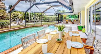 Spacious 4BR Lakefront Getaway – Heated Pool, Hot Tub Near Everything!