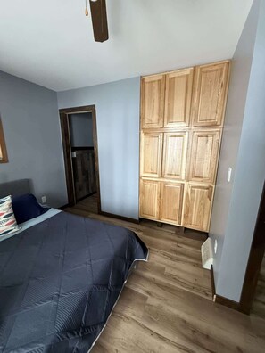 3 bedrooms, WiFi, bed sheets