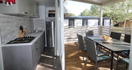 Beautiful and spacious Mobile Home in perfect camp on beautiful Adriatic sea.