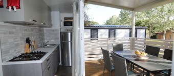 Beautiful and spacious Mobile Home in perfect camp on beautiful Adriatic sea.