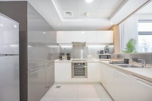 Fridge, microwave, stovetop, toaster