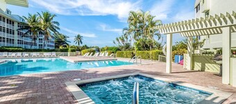 South Seas Bayside Villa 4222