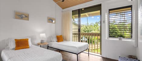 4 bedrooms, desk, iron/ironing board, travel cot