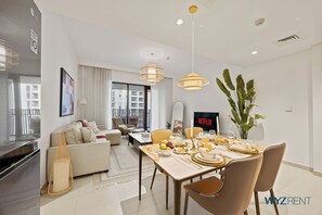 Apartment, Balcony, Courtyard View | Private kitchen | Fridge, microwave, oven, stovetop - Urban Glam 1 BR in Surf 2-Creek Beach (Dubai)