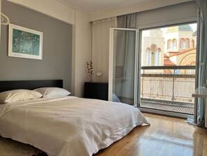 2 habitaciones, escritorio, tabla de planchar con plancha y wifi gratis 