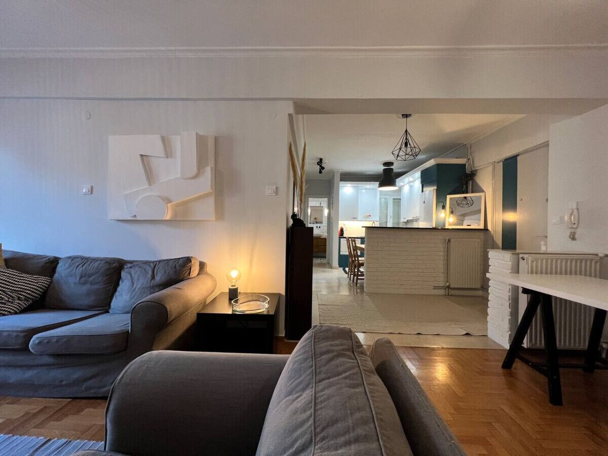 Smart TV, books, offices