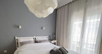 Comfortable, Prime Location, Super Fast Internet