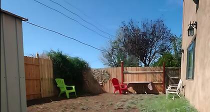 Adorable Studio with free parking on property