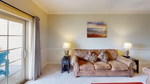 Living area - Magnolia Pointe Luster Leaf 4891-303 2 Bedroom Condo (Myrtle Beach)