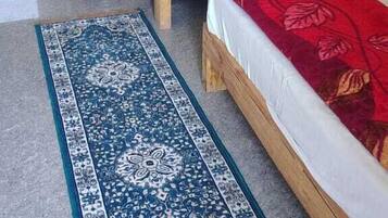 Quadruple Room, Non Smoking, Mountain View | Bed sheets